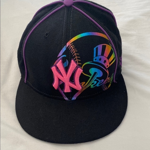 New Era Black and Pink 100% Wool NY Cap Size 7 1/4. main image 4